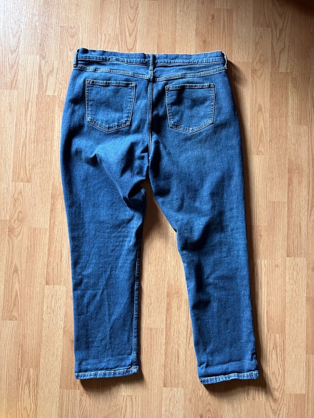 Banana Republic Girlfriend Jeans Women’s 18 Tall 34 Mid Rise Blue - Picture 2 of 4